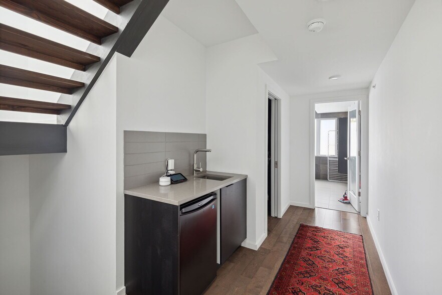 Building Photo - 1130 S Sydenham St