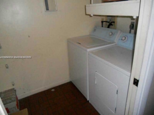 Building Photo - 6985 NW 29th Ln