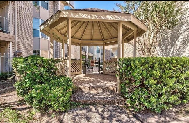 Building Photo - 12550 Whittington Dr