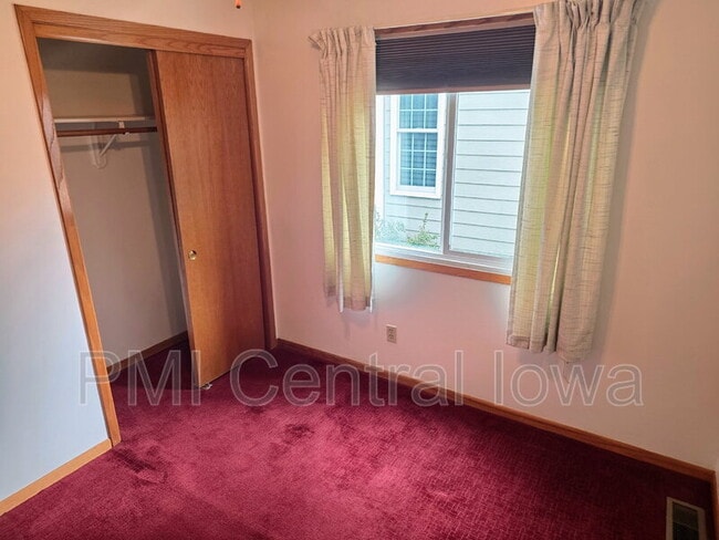 Building Photo - 5310 Brookview Dr