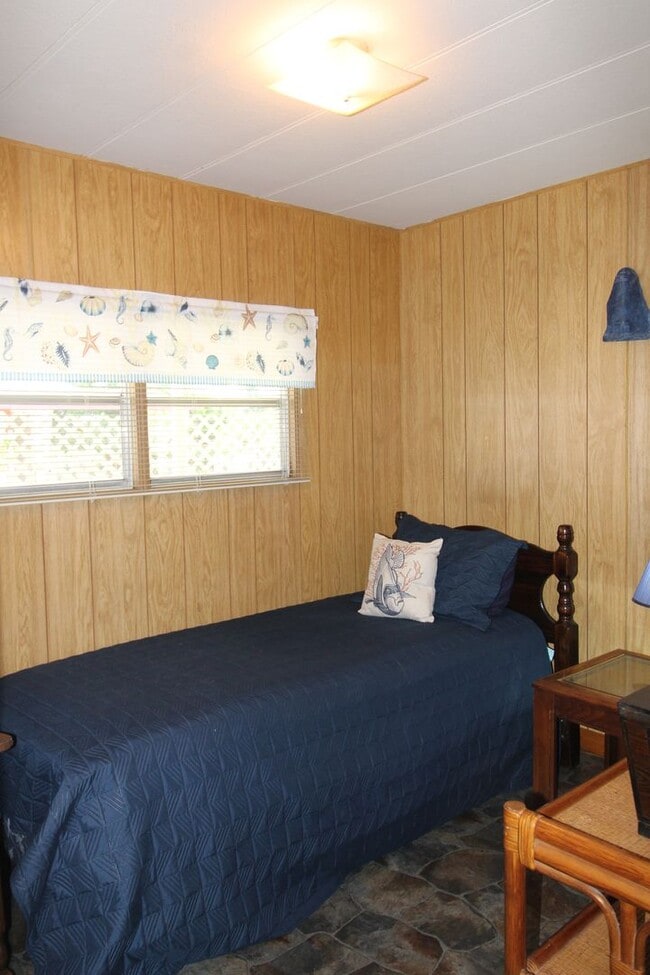 Building Photo - Waterfront Short-Term Rental – Fully Furnished | 3 Bed, 2 Bath | $1800/month