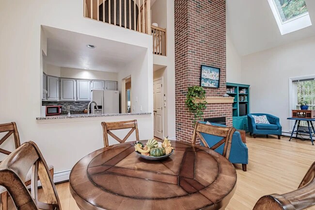 Living and dining areas - 9 Lupine Ct