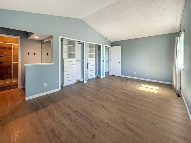Building Photo - $0 DEPOSIT OPTION. SPACIOUS 4-BEDROOM CENT...