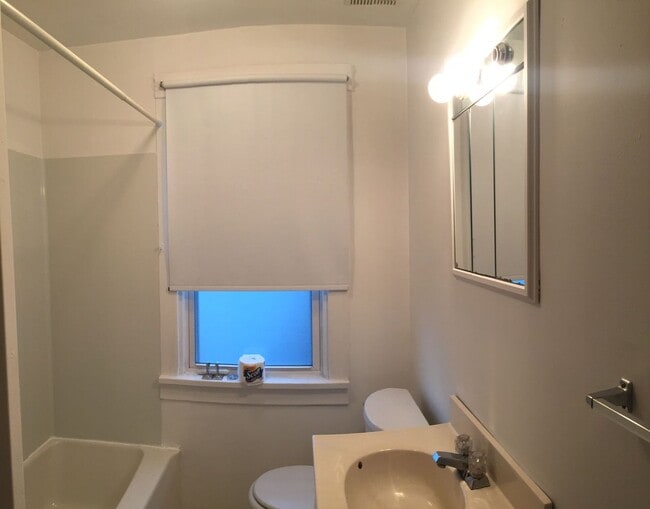 Building Photo - 2 Bedroom Etna House