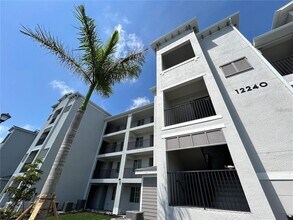 Building Photo - 12240 Wellen Golf St