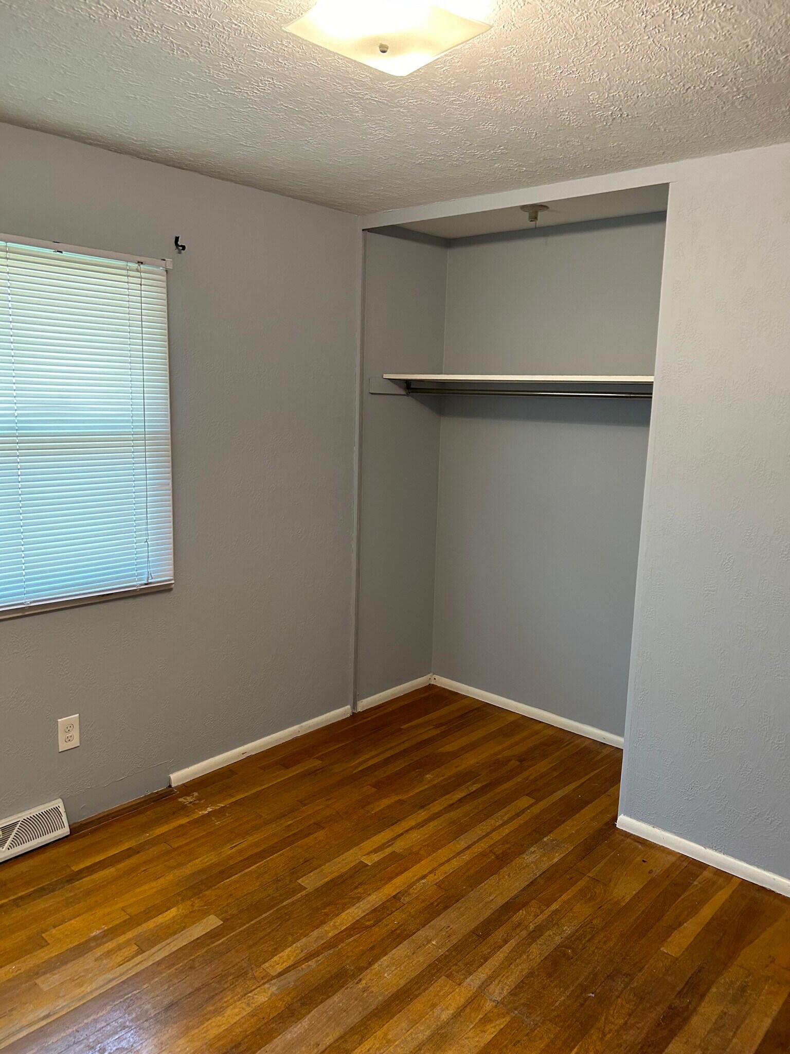 Building Photo - 826 Woodhill Rd