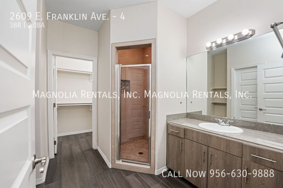 Building Photo - 2609 E Franklin Ave