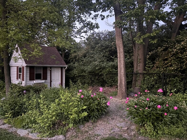 Building Photo - 1708 Deer Run Dr