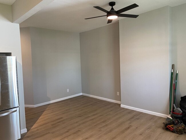 Building Photo - Beautiful Renovated Condo in The Hill