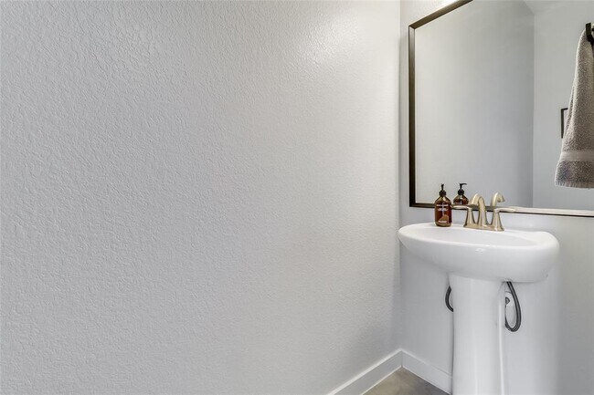 Building Photo - 4121 Berkman Dr