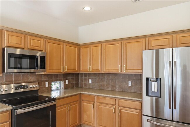 Building Photo - 809 Whispering Wind Dr