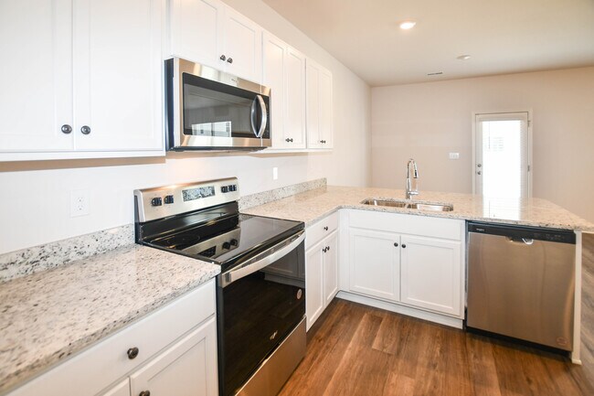 Building Photo - 130 Maple Spring Trl