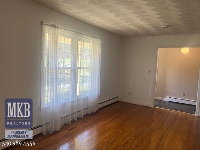 Building Photo - 4bd/3bth SW County Home