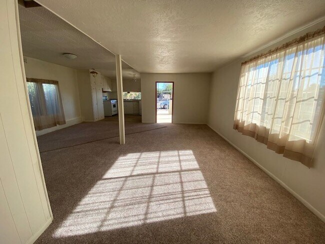 Building Photo - 2 BR Willow Beach with BOAT/RV Marina Membership available!