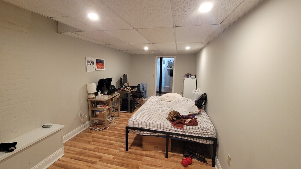 Primary Photo - 165 Winthrop Rd