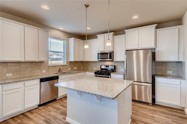 Building Photo - 10304 Forest Grove Dr