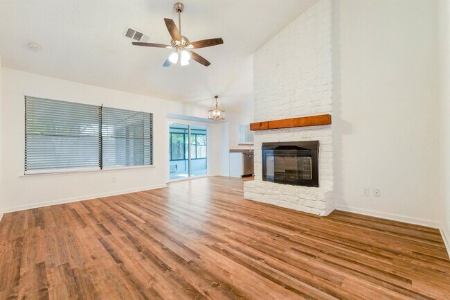 Building Photo - 2014 Balsam Way