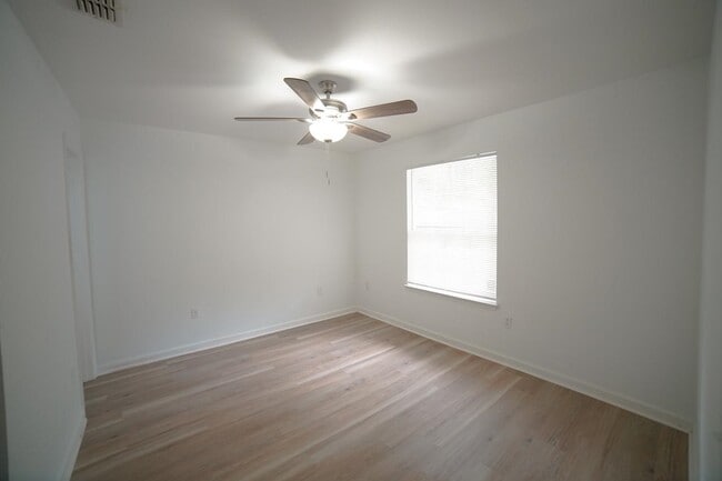 Building Photo - 1272 Cross Creek Cir