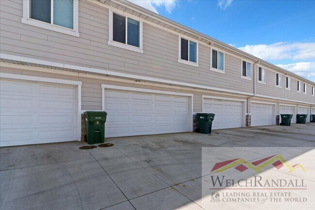 Building Photo - Shady Brook Townhomes