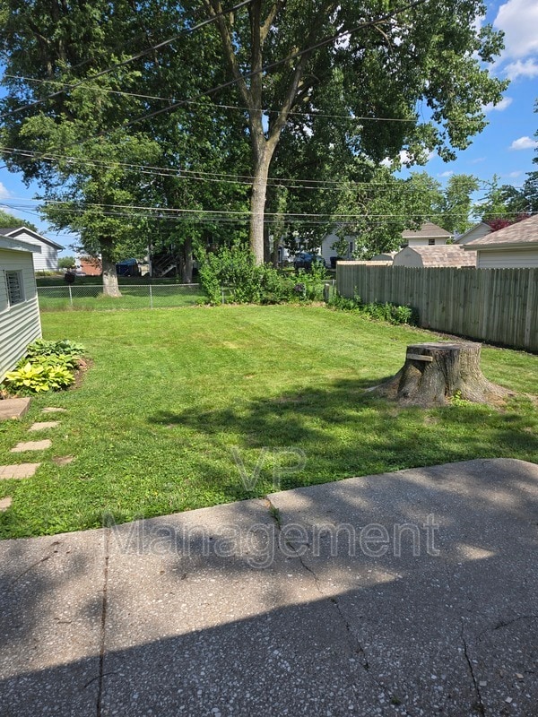 Building Photo - 3433 Somerset Dr
