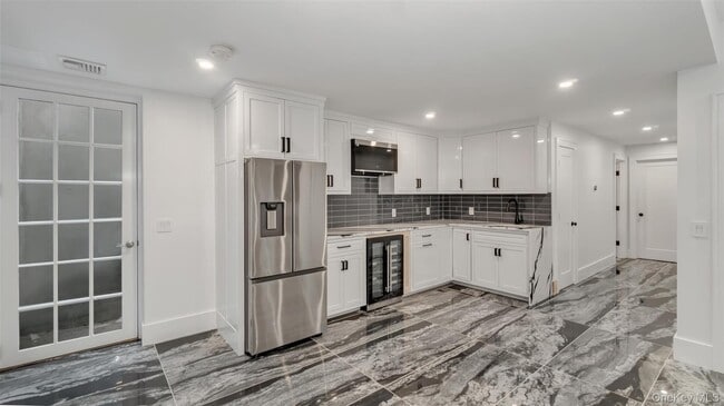 Building Photo - 37 Wakeman Rd