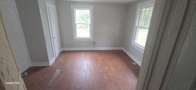 Building Photo - 2111 Sansom Ave