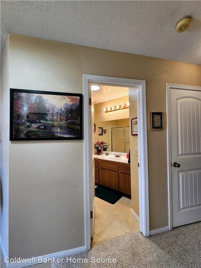 Building Photo - 3 br, 2 bath House - 27535 Lakeview Dr. #45