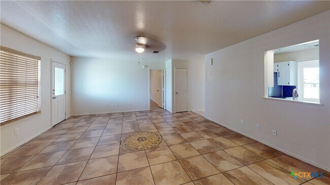 Building Photo - 3611 Selena Dr