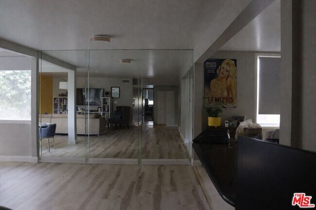 Building Photo - 5301 Balboa Blvd