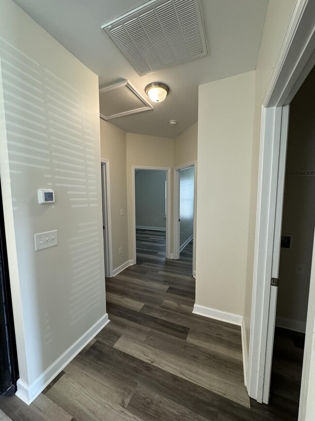 Building Photo - 6737 Wisteria Dr