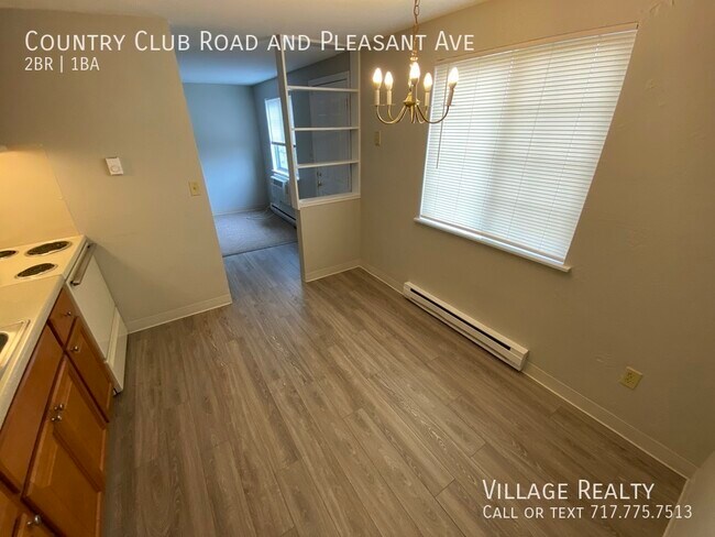 Building Photo - 617 Country Club Rd