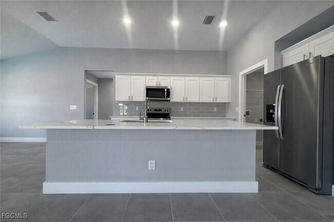 Building Photo - 3545 NW 41st Ave