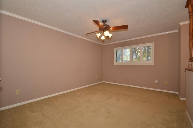 Building Photo - 13722 Lynnwood Ln