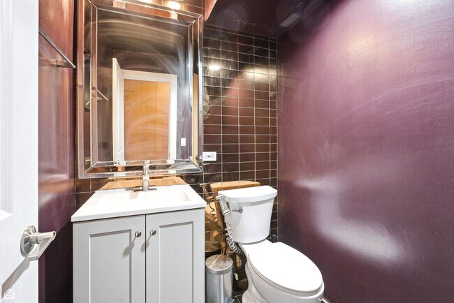 Building Photo - 250 Ridge Ave