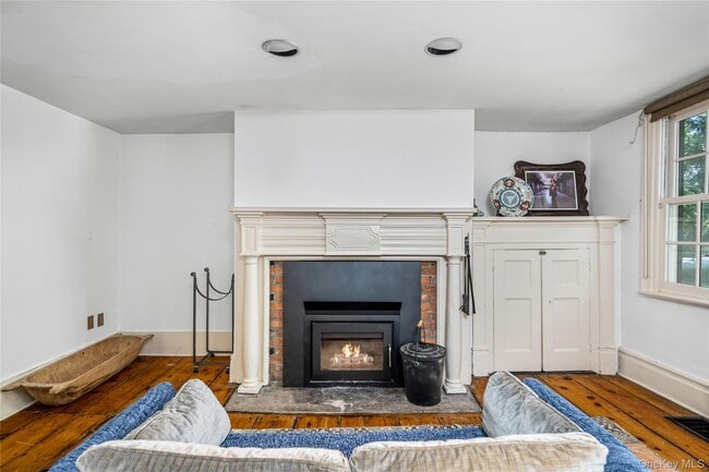 Building Photo - 197 US-9W