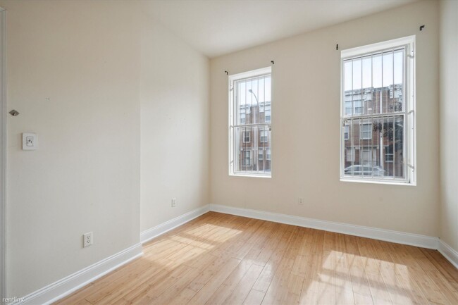 Building Photo - 3 br, 2 bath Triplex - 1619 DIAMOND ST Uni...