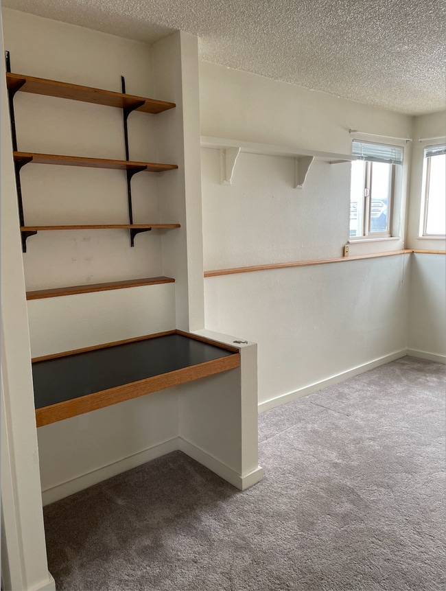 Building Photo - 2295 Goss Cir E