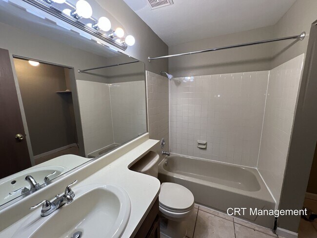 Building Photo - Beautifully Renovated 3-bedroom 2 Bathroom in Robinwood!