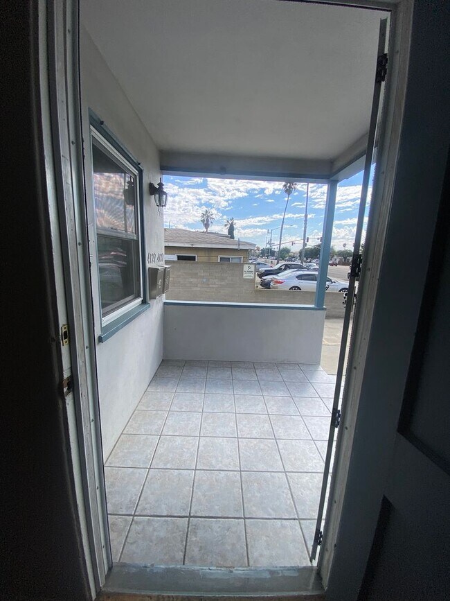 Building Photo - m529 - Mann