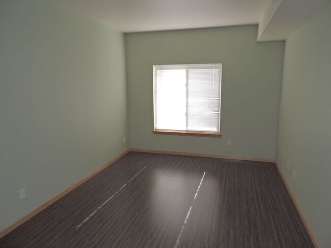 Building Photo - $1,425 | 2 Bedroom, 2 Bathroom Apartment |...