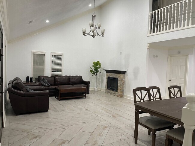 Building Photo - 8129 Lemon Tree St