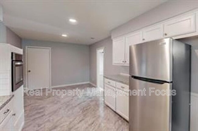 Building Photo - 14724 Overview Dr