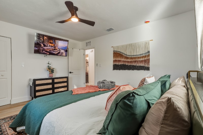 Building Photo - 463 85th Ave