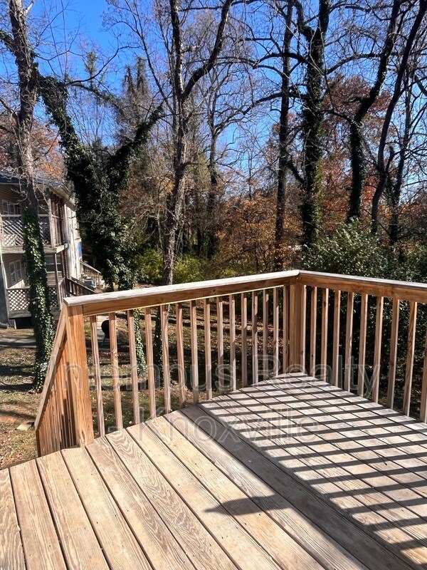 Building Photo - 355 W Outer Dr