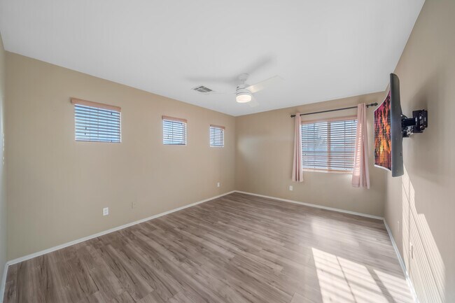 Building Photo - 79910 Camden Dr