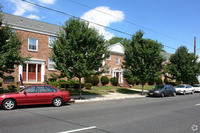 Building Photo - 117 E Westfield Ave