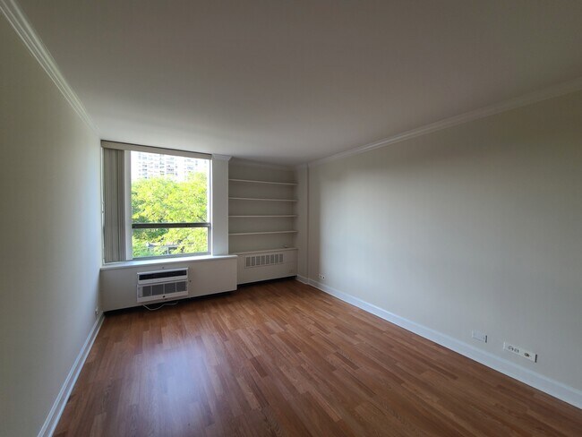 Building Photo - 1360 N Sandburg Terrace