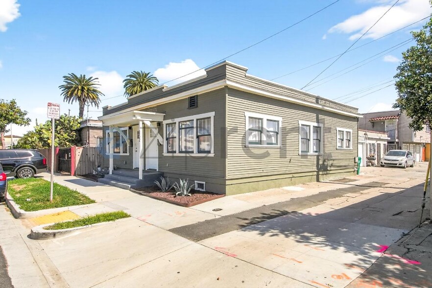 Building Photo - 854 Orange Ave