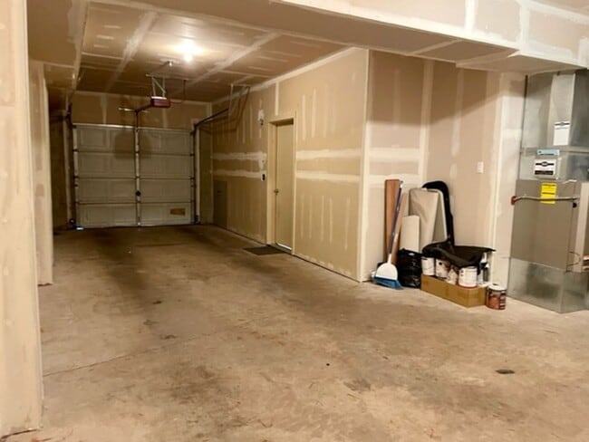 Building Photo - Beautiful 3 Bed 2.5 Bath Townhome in Talus...