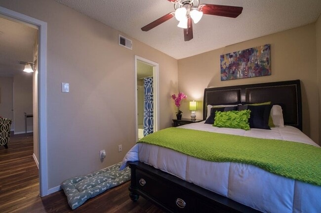 Building Photo - 6808 S I-35 Frontage Rd